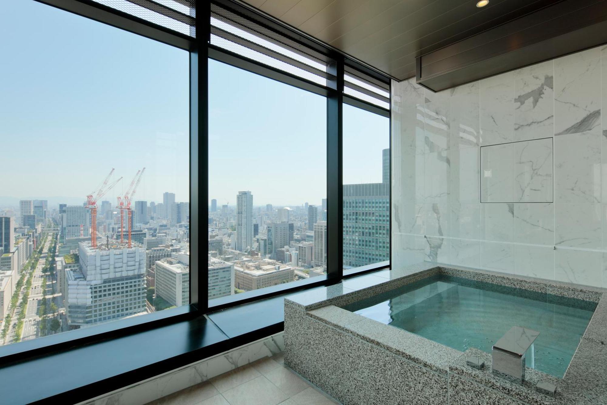 Candeo Hotels Osaka The Tower ภายนอก รูปภาพ A private onsen at the Ritz-Carlton, Osaka