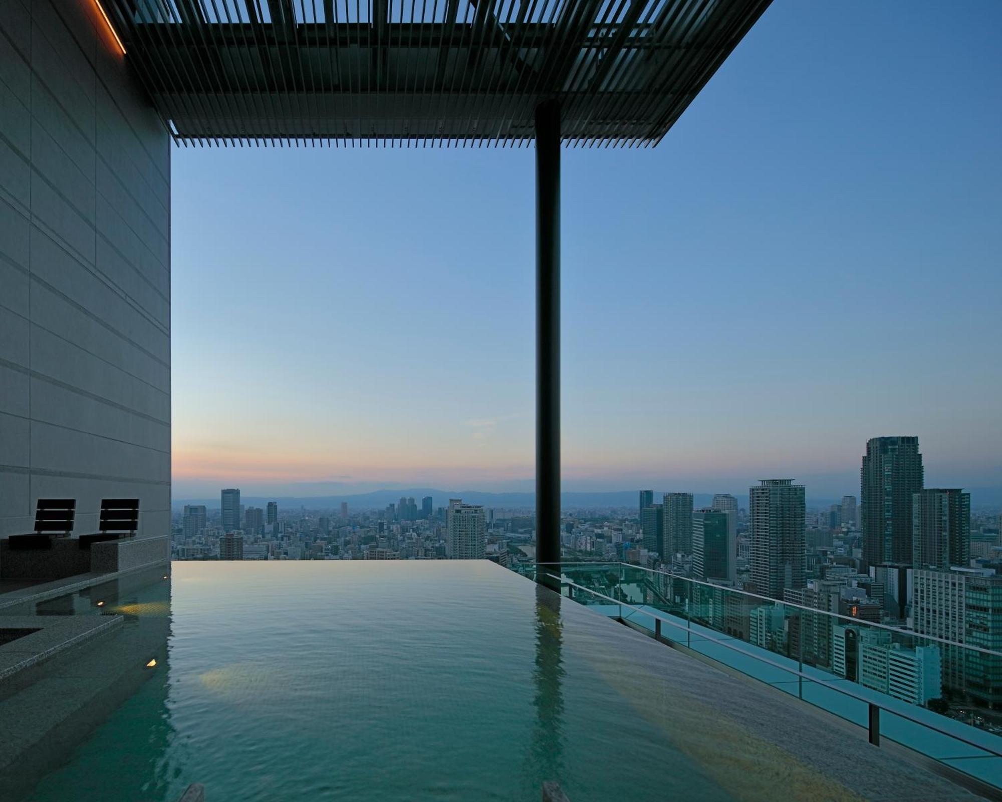 Candeo Hotels Osaka The Tower ภายนอก รูปภาพ Infinity pool at the Ritz-Carlton, Osaka