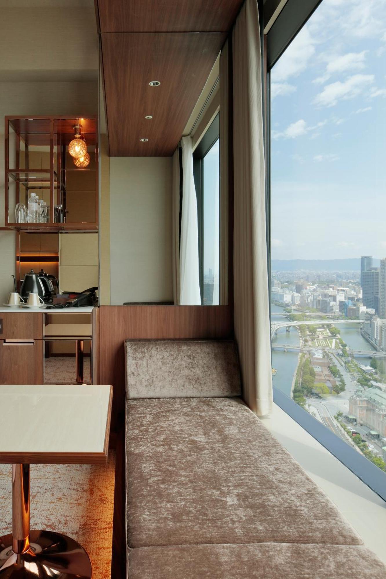 Candeo Hotels Osaka The Tower ภายนอก รูปภาพ A view of the River Rhine from the hotel
