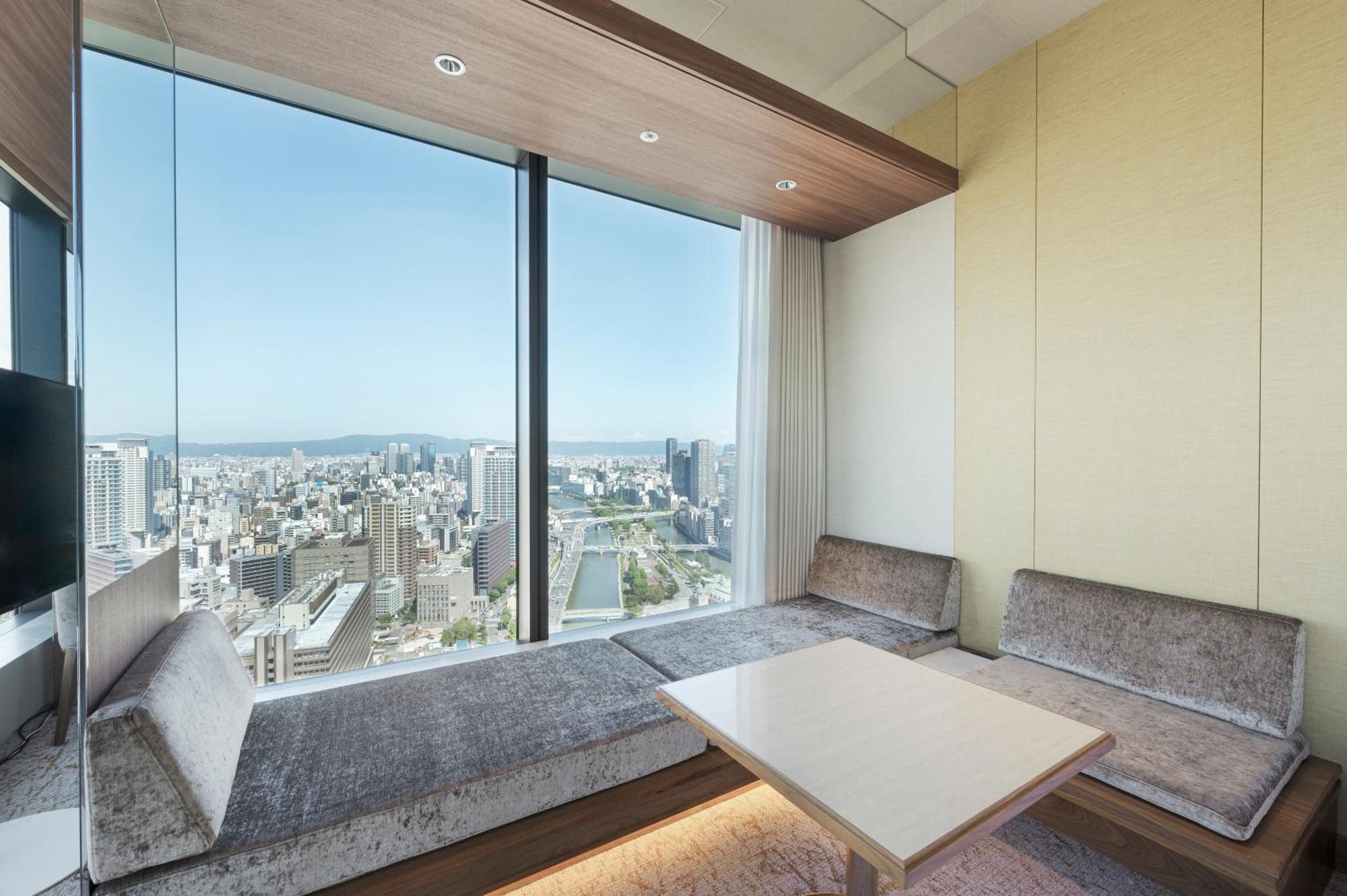 Candeo Hotels Osaka The Tower ภายนอก รูปภาพ A room at the hotel